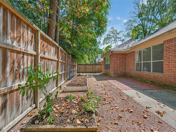 38 Wrens Song Place, The Woodlands TX 77382