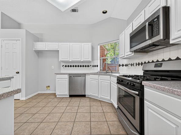 38 Wrens Song Place, The Woodlands TX 77382