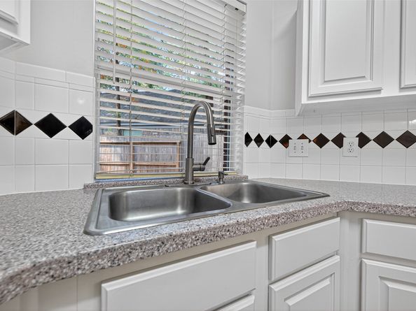 38 Wrens Song Place, The Woodlands TX 77382