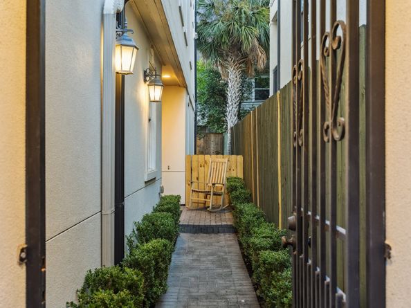 1305 W Bell Street, Houston TX 77019