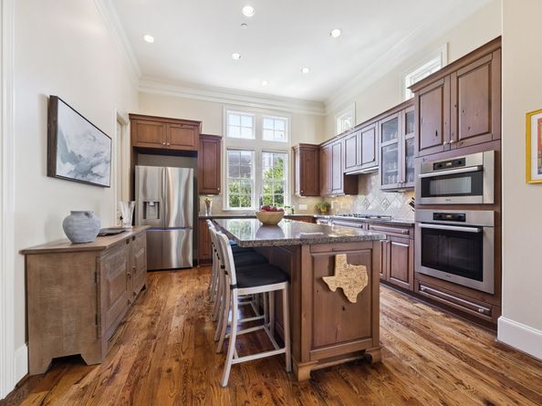 1305 W Bell Street, Houston TX 77019