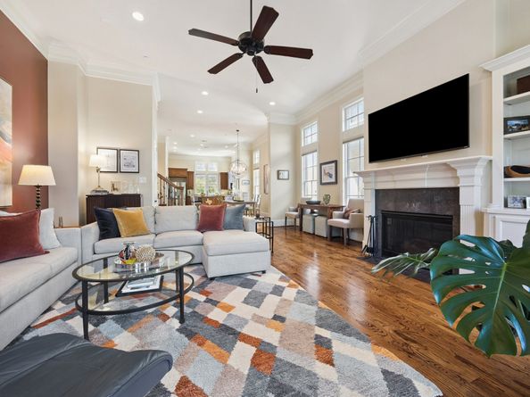 1305 W Bell Street, Houston TX 77019