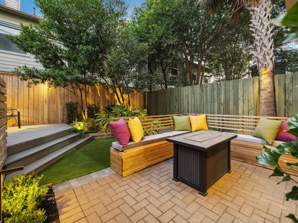 1305 W Bell Street, Houston TX 77019