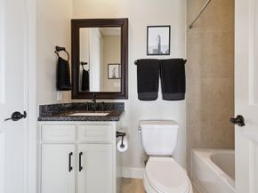 1305 W Bell Street, Houston TX 77019