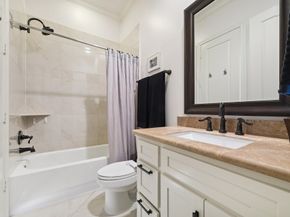 1305 W Bell Street, Houston TX 77019