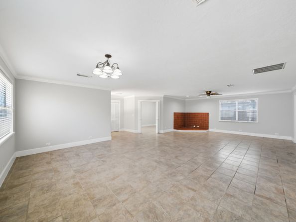 8527 Ridgepoint Drive, Houston TX 77055