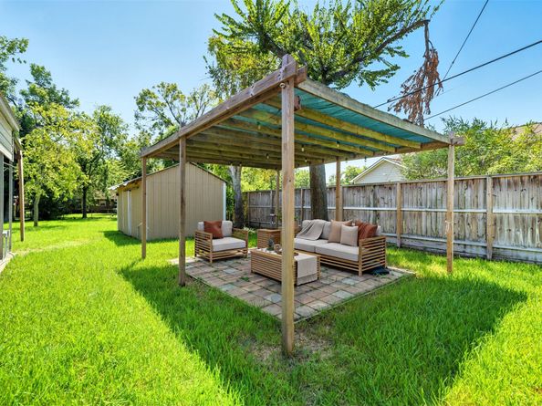 8527 Ridgepoint Drive, Houston TX 77055