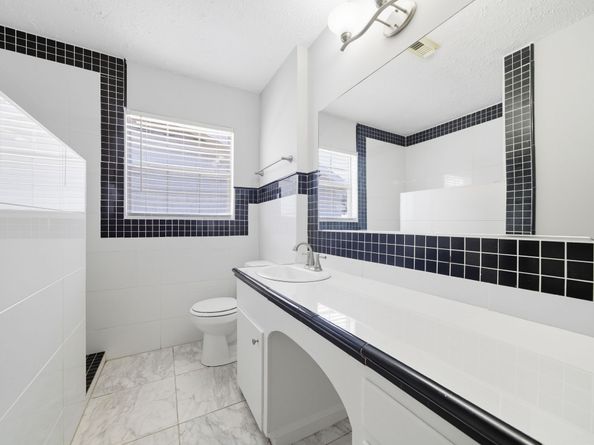 8527 Ridgepoint Drive, Houston TX 77055