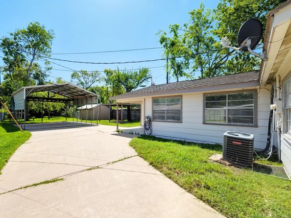 8527 Ridgepoint Drive, Houston TX 77055