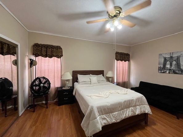 17585 Red Oak Drive 7585, Houston TX 77090