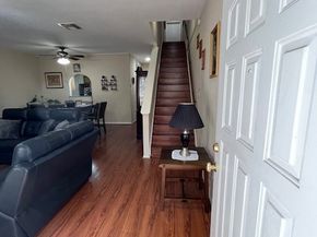 17585 Red Oak Drive 7585, Houston TX 77090