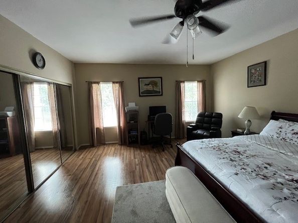 17585 Red Oak Drive 7585, Houston TX 77090