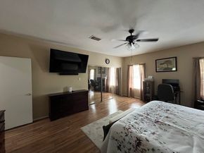 17585 Red Oak Drive 7585, Houston TX 77090