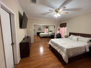 17585 Red Oak Drive 7585, Houston TX 77090