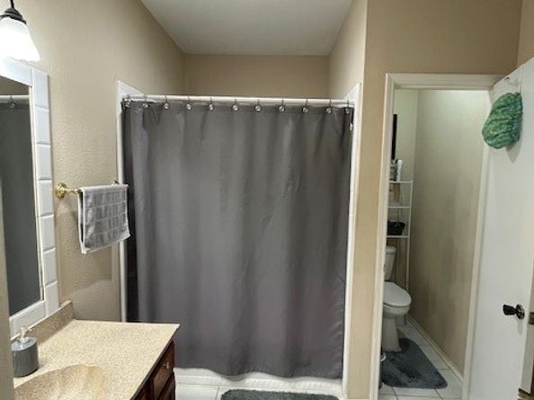 17585 Red Oak Drive 7585, Houston TX 77090