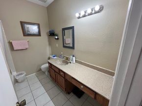 17585 Red Oak Drive 7585, Houston TX 77090