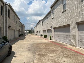 17585 Red Oak Drive 7585, Houston TX 77090