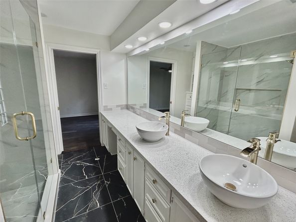 10010 Burgoyne Road, Houston TX 77042