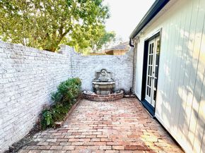 10010 Burgoyne Road, Houston TX 77042