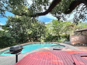 10010 Burgoyne Road, Houston TX 77042