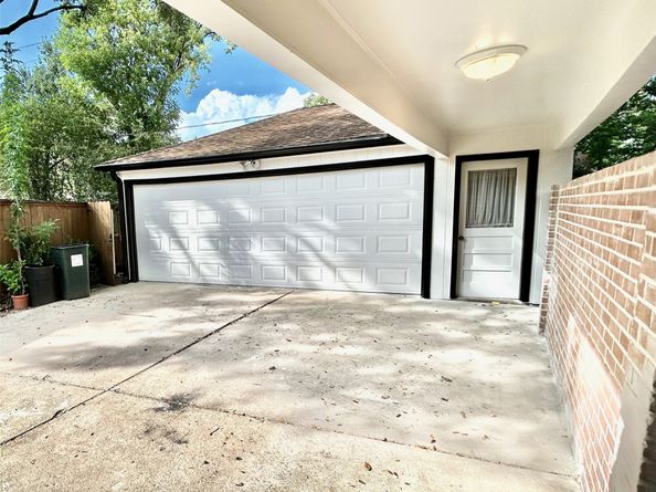 10010 Burgoyne Road, Houston TX 77042