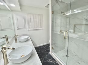 10010 Burgoyne Road, Houston TX 77042