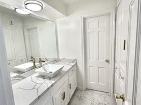 10010 Burgoyne Road, Houston TX 77042