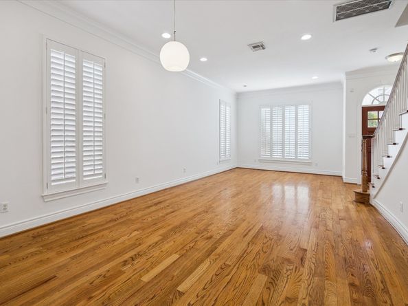 3234 Pemberton Circle Drive, Houston TX 77025