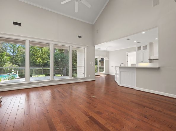 14 E THYMEWOOD Place, The Woodlands TX 77382