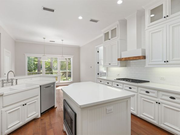 14 E THYMEWOOD Place, The Woodlands TX 77382