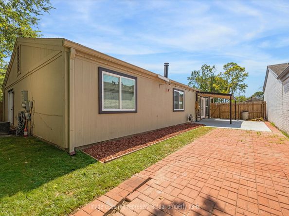11835 Sandpiper Drive, Houston TX 77035