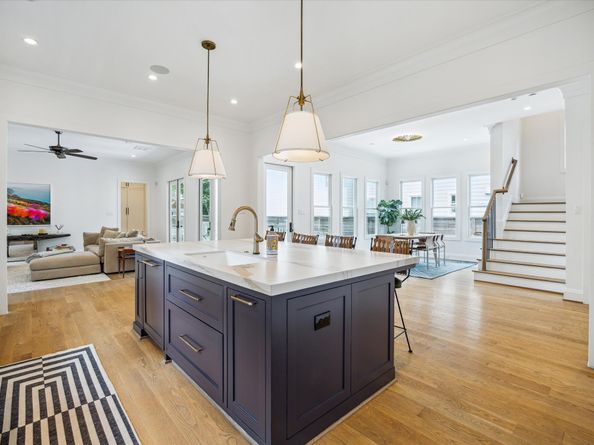 1819 Arlington Street, Houston TX 77008