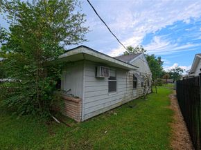 12925 Harvey Lane, Houston TX 77013