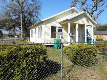 422 Crooke Street