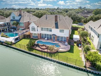 1907 Waterside Drive