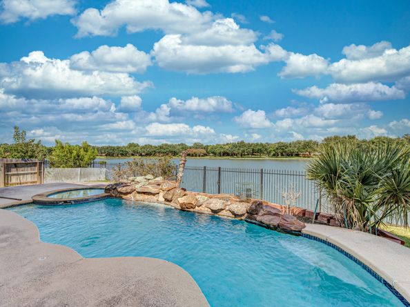 1907 Waterside Drive, Missouri City TX 77459