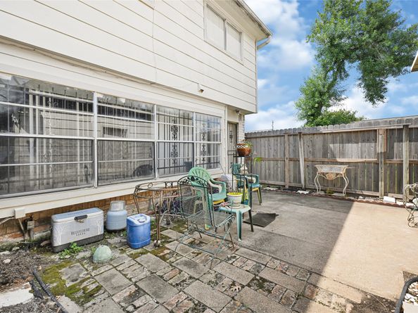 13043 Clarewood Drive, Houston TX 77072