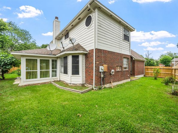 15110 Farndale Drive, Houston TX 77062