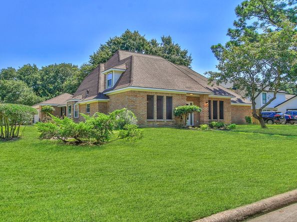 7618 Mauna Kai Drive, Houston TX 77095