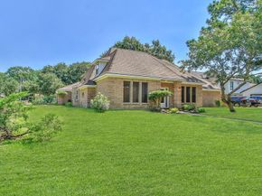 7618 Mauna Kai Drive, Houston TX 77095