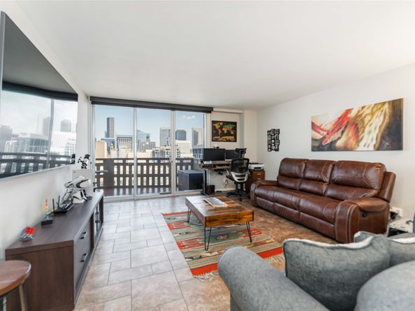 2016 Main Street 2305, Houston TX 77002
