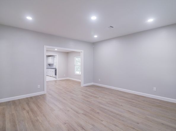 6150 Ridgeway Drive, Houston TX 77033