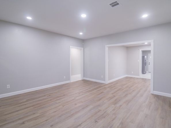 6150 Ridgeway Drive, Houston TX 77033