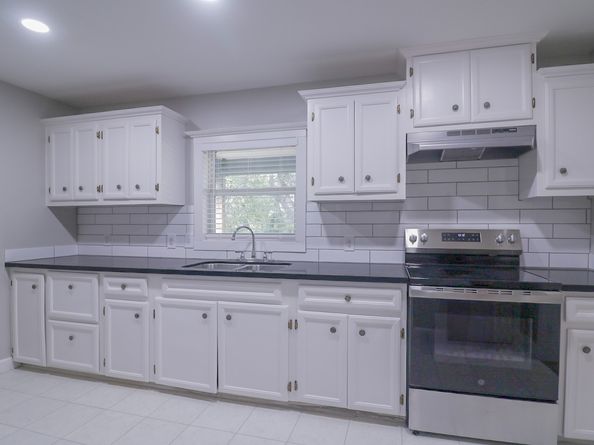 6150 Ridgeway Drive, Houston TX 77033