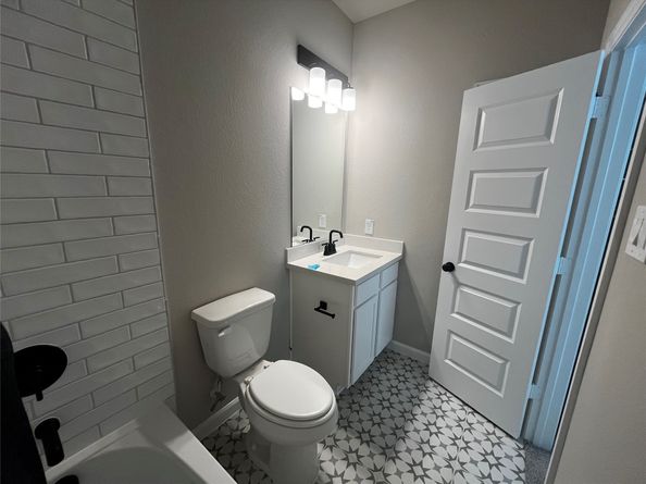 11422 Galway Grove Drive, Houston TX 77047