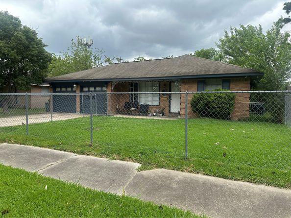 835 Eastlake Street, Houston TX 77034