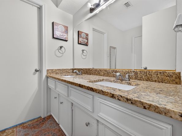 4907 Sabrina Drive, Houston TX 77066