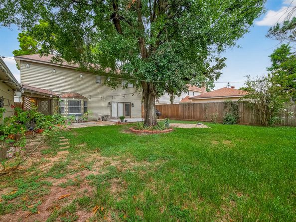 4907 Sabrina Drive, Houston TX 77066