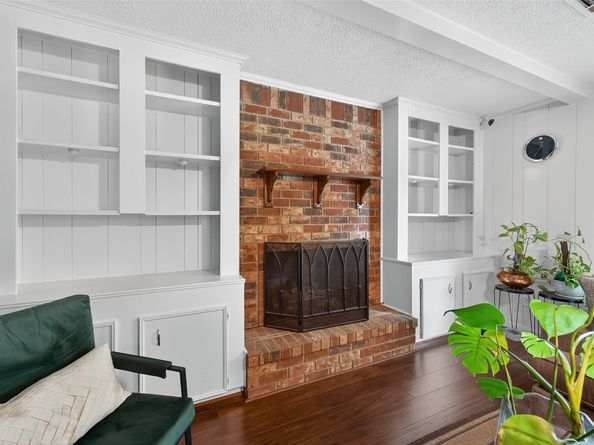 4907 Sabrina Drive, Houston TX 77066