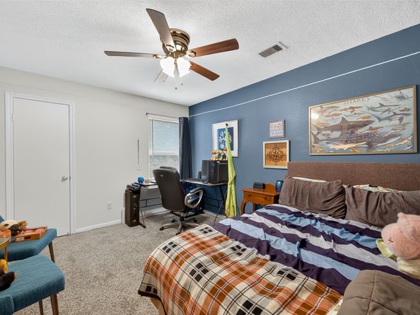 4907 Sabrina Drive, Houston TX 77066